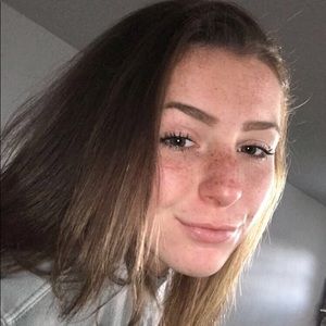 Meet your Posher, Caity